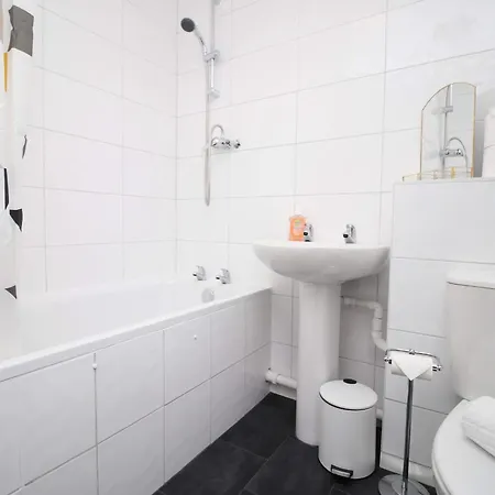 Дом отдыха 2 Schlafzimmer Haus- 3 Betten- Kostenloses Parken- Wifi- Patio By Interhome
