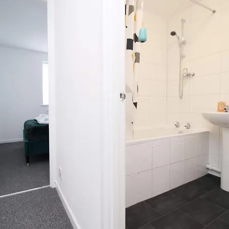 2 Schlafzimmer Haus- 3 Betten- Kostenloses Parken- Wifi- Patio By Interhome *