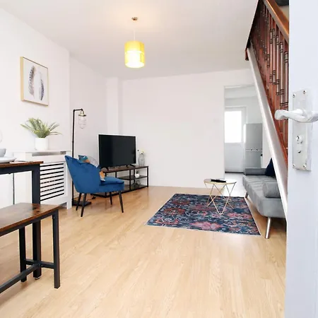 2 Schlafzimmer Haus- 3 Betten- Kostenloses Parken- Wifi- Patio By Interhome Bristol